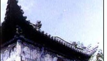 简介 禹王锁蛟井,位于禹州市城内古钧台南街中段东侧,清朝末年被人