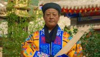 孟崇然道长1981年于辽宁千山无量观出家,拜著名高道许信友为师.
