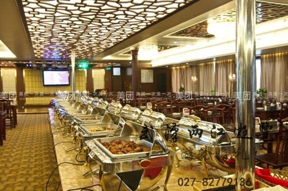 两江游览夜游长江游轮自助餐