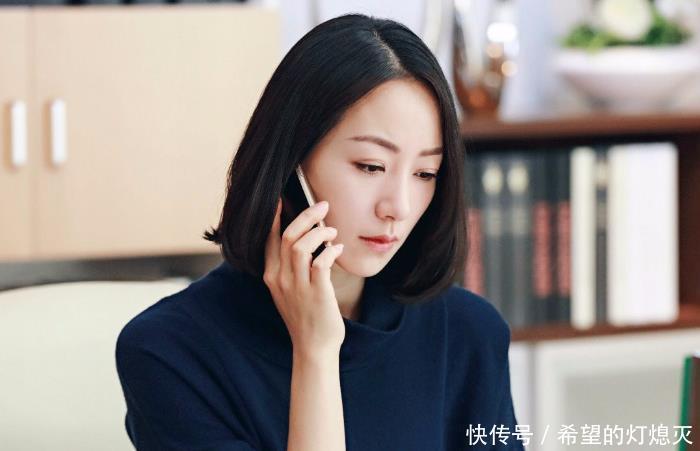 韩雪现身香港机场,大衣套裙子我忍了,那你穿这