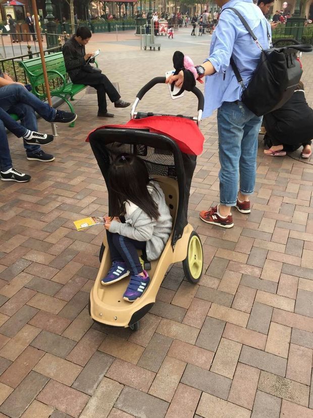 上海迪斯尼租赁童车哪里有卖的啊?_360问答