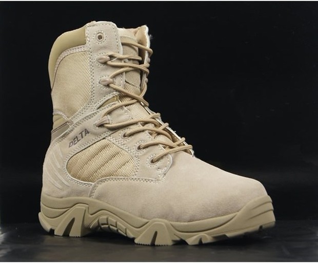 请问会配此款军靴的大神们怎么搭配裤子和上衣