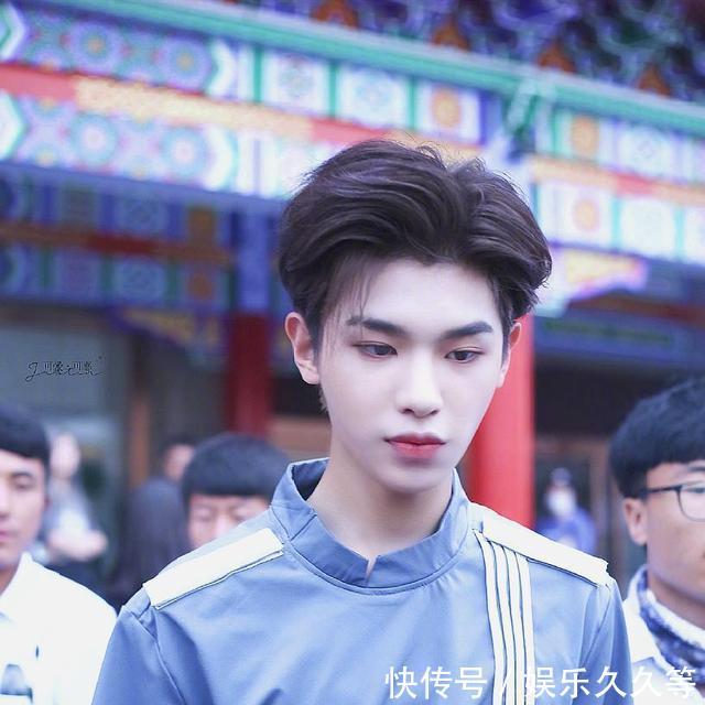 Justin黄明昊心系灾区,粉丝纷纷捐款捐物,如此少