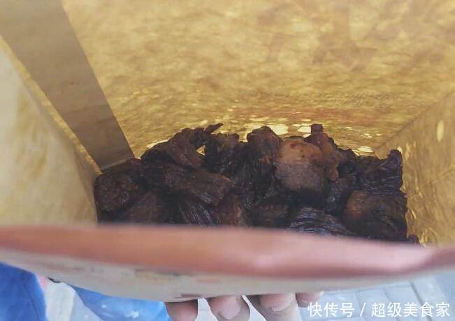 路边这小吃，138元一斤，每天卖出200多斤，顾客却说这小吃没利润