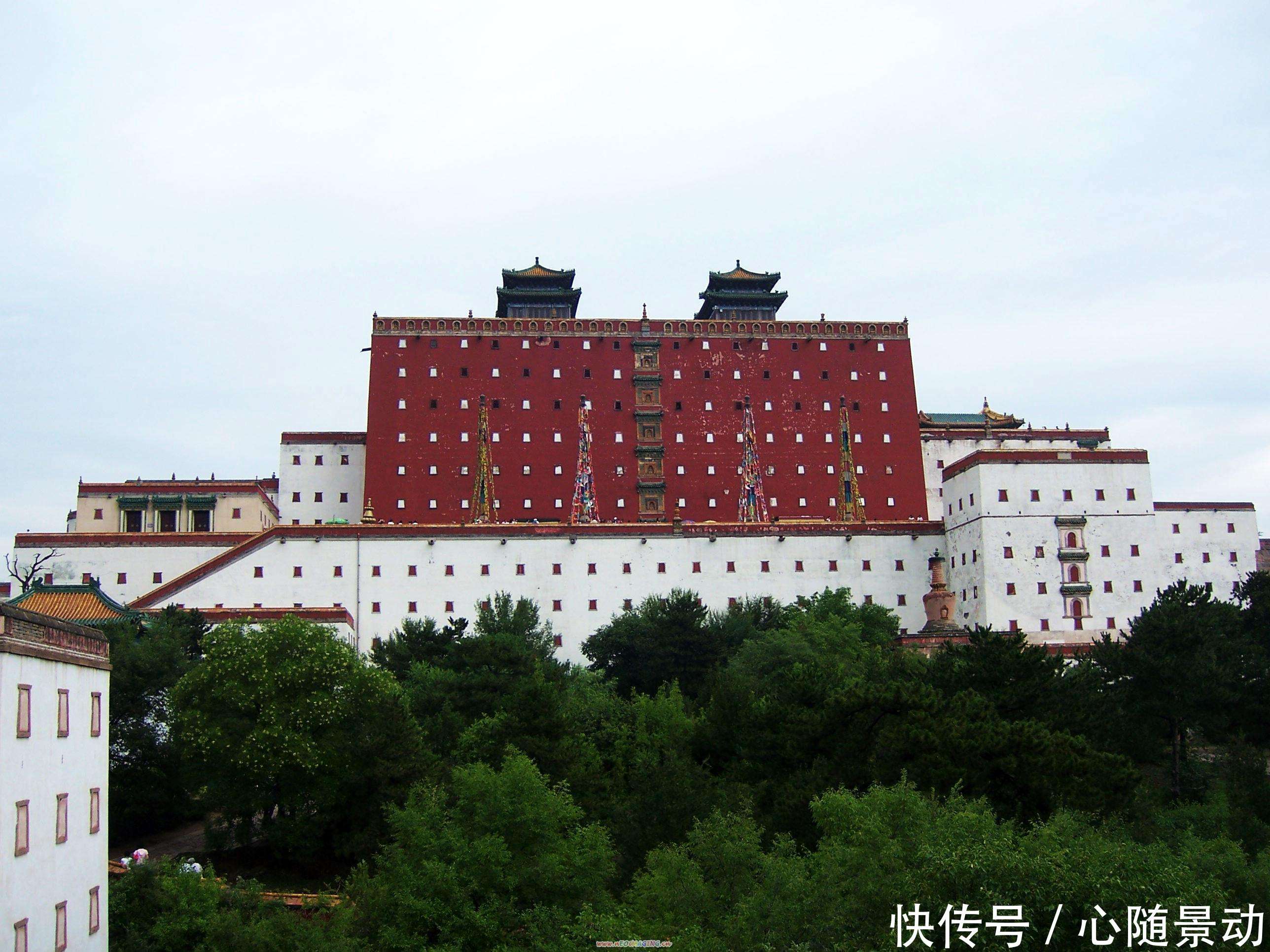 神秘的承德小布达拉宫金顶，黄金万两打造却惨遭日本人毒手