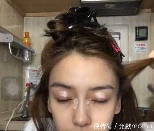 Angelababy晒化妆视频,全素颜出镜,网友好像个