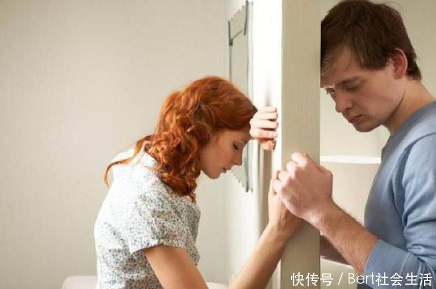 梦境的启示，探索梦见自己出轨与分手，发现自己喜欢女性的深层含义