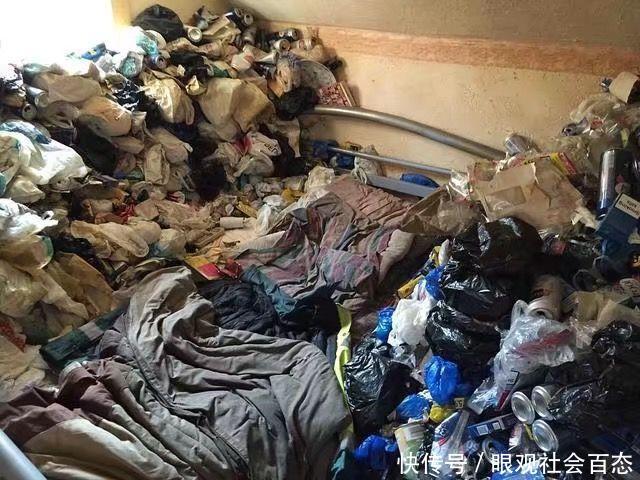 男子租了20年房子，走之前留给房东一堆宝藏，打开门让人懵了