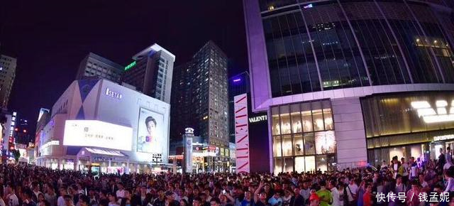 上万勇士集结在三座城市为DNF十周年助力