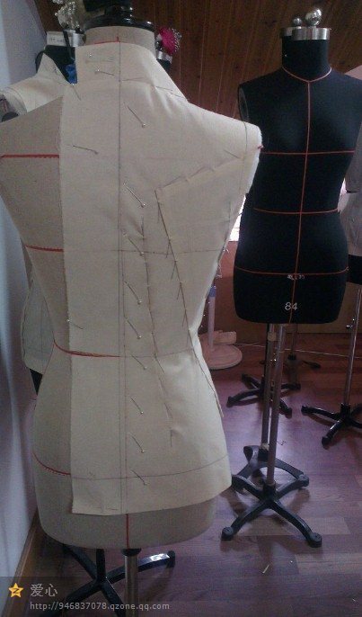 什么是立体剪裁 t01092a240a272a4df1.jpg