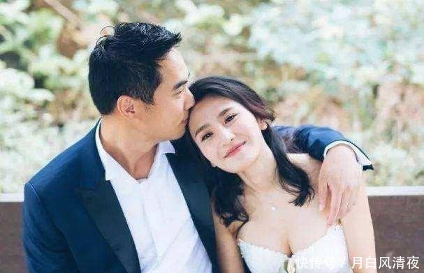 她与上市公子太子厕所打野战被拍,惨遭公司解