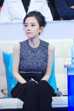 冯提莫正式进军娱乐圈,发新歌成绩单秒杀专业