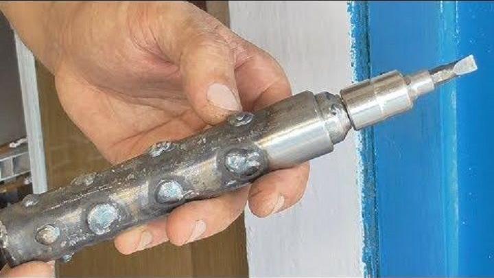 牛人发明的一个神器,专拧锈死的螺丝螺母