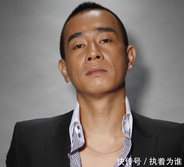 他曾当服务员被客人骂哭,他一贫如洗,娱乐圈身