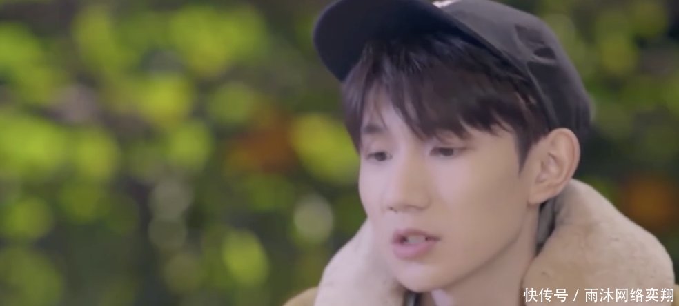 王源即兴创作时贾乃亮说唱,这时杨超越来了句