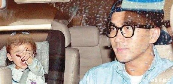 杨幂比刘恺威挣得多,为啥女儿不跟妈她有空旅