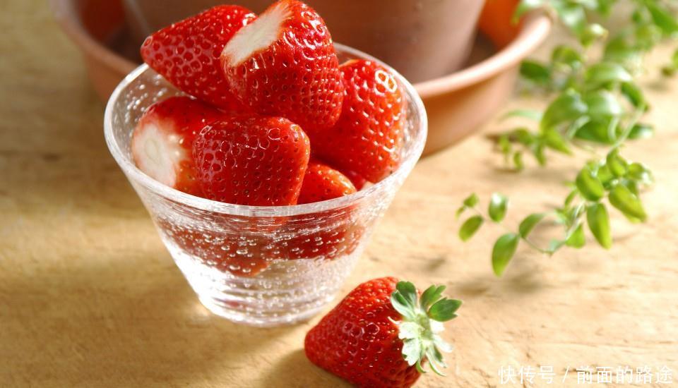 女人气色差,每天可吃几颗此水果,有效祛痘痘,祛