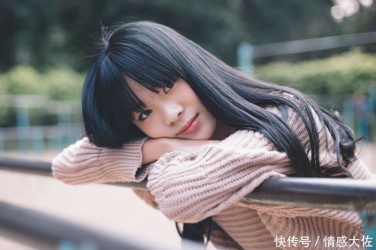 女人敢这样暗示你,十有八九说明她已经深深爱上你了!
