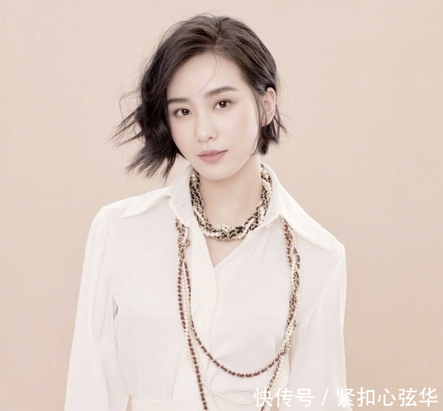 刘诗诗婚后登封面,穿衣打扮似少女,只是眼神出