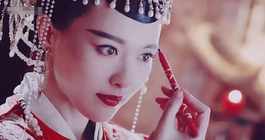 当红女星的古装嫁衣照,谁惊艳了你?唐嫣最美