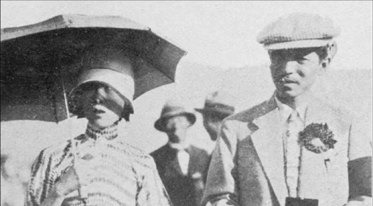 于凤至活了93岁,遗嘱改名刻于墓碑之上,张学良