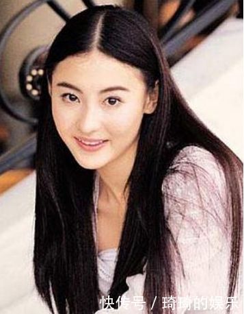 张柏芝生三胎后搬离新加坡豪宅,携子低调返港