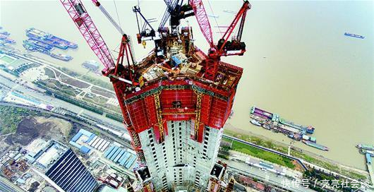 中国新建最高大楼即将横空出世, 高636米耗资300亿, 预计18年完工