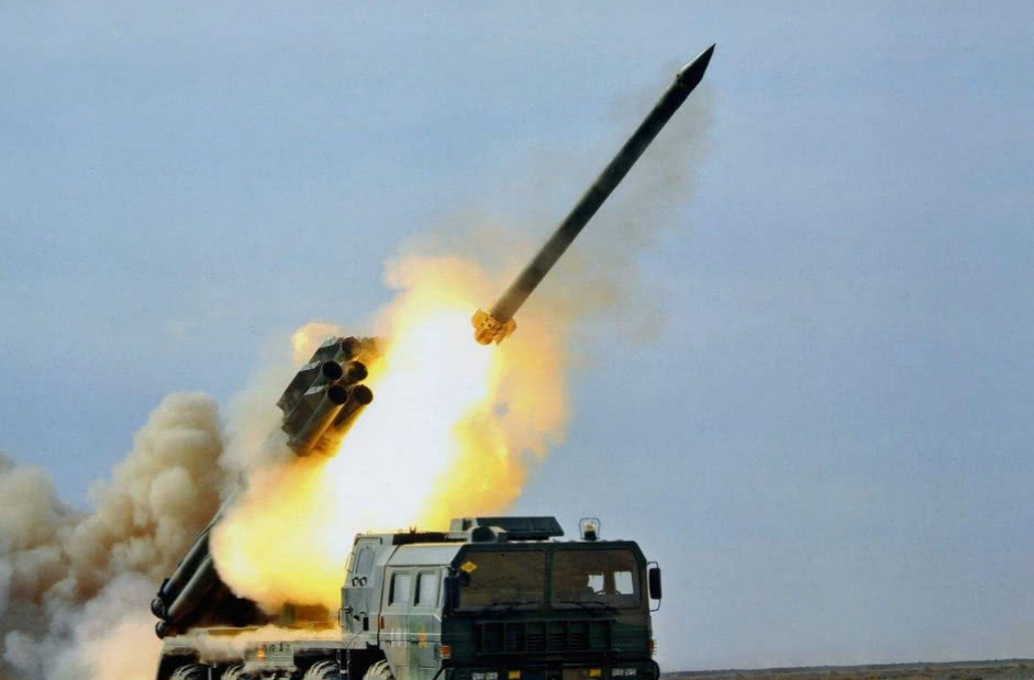 我军最新黑科技:火箭炮可以变轨,敌方根本不可