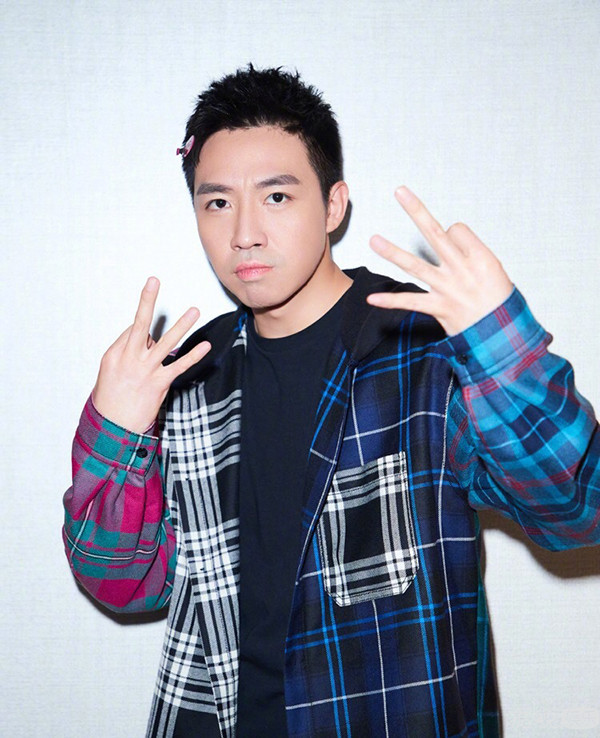 张杰升级当爸、俞灏明靠演技翻身,07届快男就