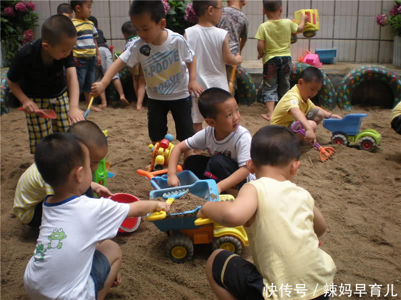 幼儿园老师在群里被质问,家长说要去教育局投