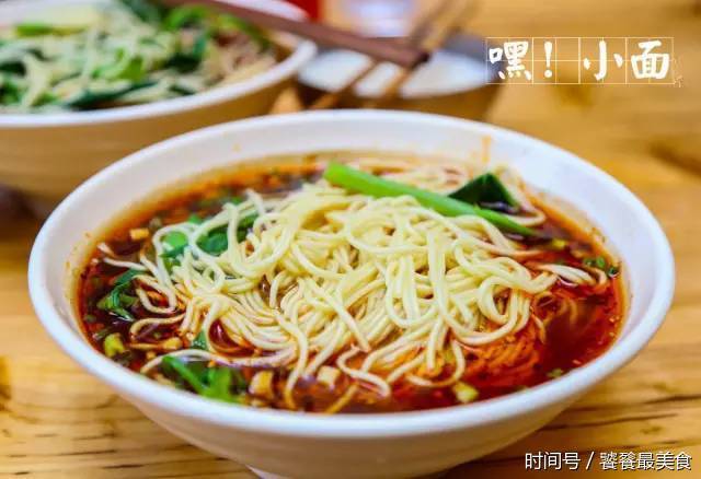 米粉行业资讯-小吃店美食一天卖600多碗:特色