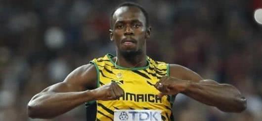 飞人博尔特现状:退役后转行踢足球,女友身高仅