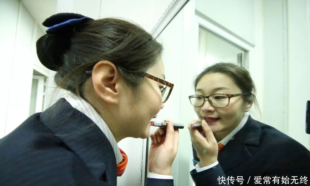中专毕业却能接待外国元首,这位80后姑娘是怎