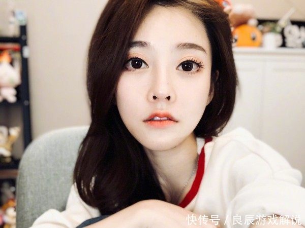 LOL:网红主播冯提莫隐婚传言,最新回应令粉丝失望