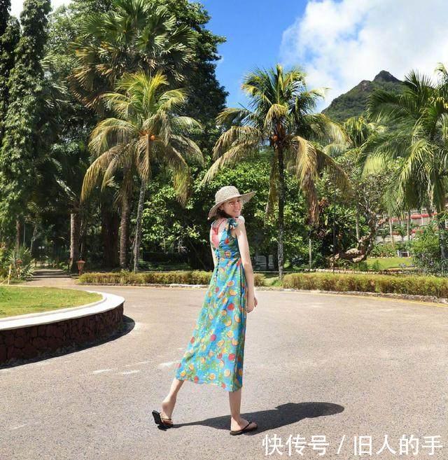 迪丽热巴厉害了!草帽加拖鞋玩转度假风,网友:美