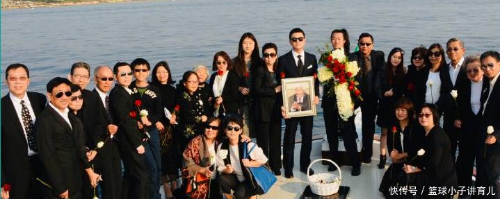 李亚鹏深夜发文宣布噩耗,王菲无任何回应,网友