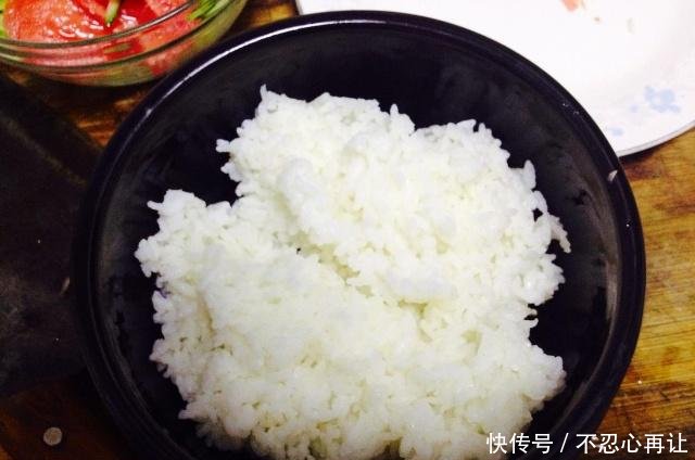 看韩国人拌米饭,日本人吃米饭,中国人做米饭,这