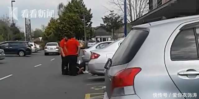 男子超市行窃失手遭店员猛踢 女顾客拍视频报警