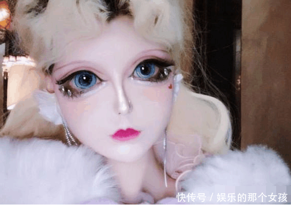 网红芭比迪丽拉, 自称中国第一真人芭比娃娃, 引