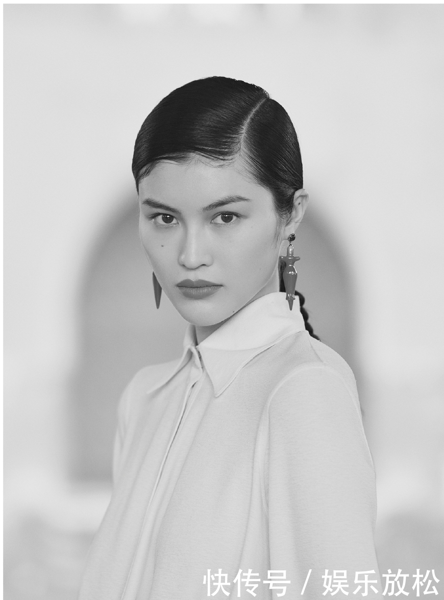 张梓琳与何穗身高只差4CM,可同为大牌的代言