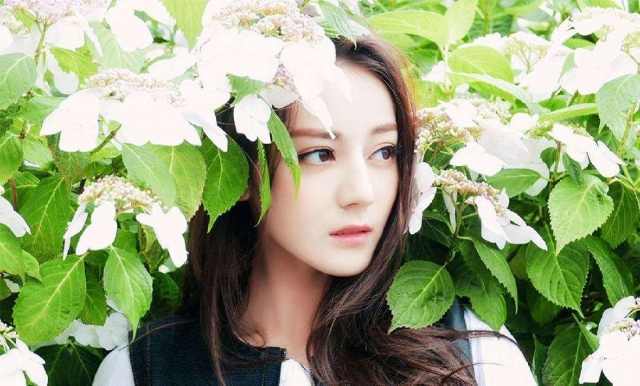 迪丽热巴太火,看韩国主持人怎么评价,惊呼整容