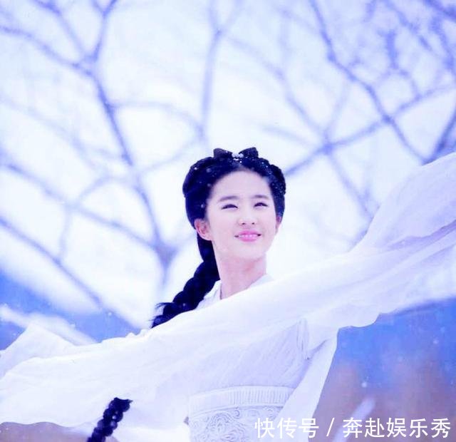 刘亦菲的仙女气质华丽转变,一身天使服宛如童