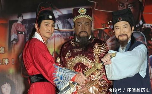 包公头上通阴阳的月牙是怎么来的:六大版本您觉得哪个靠谱