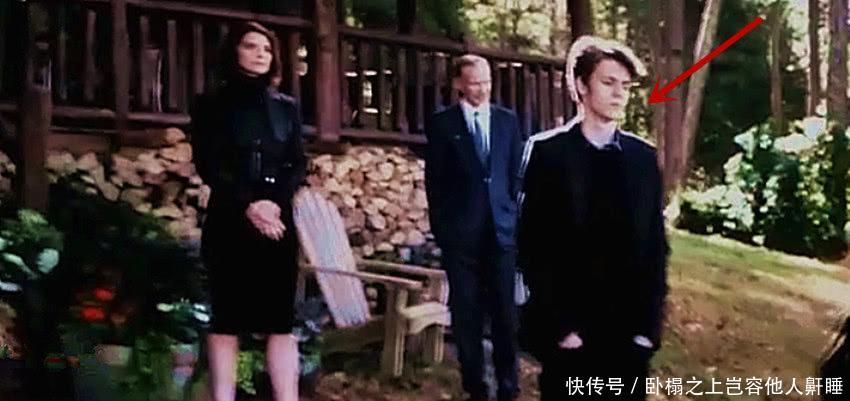 钢铁侠葬礼就是一场回忆录钢铁侠3中的那个小