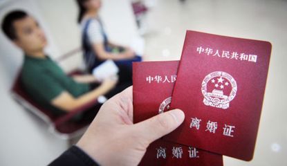 离婚三年,前夫始终不让我见孩子,我偷着去看一眼,哭着要复婚