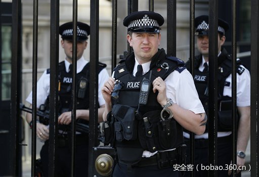 【国际资讯】宁可错杀一千不可放过一个：美警察要获取手机信号塔所有的连接用户