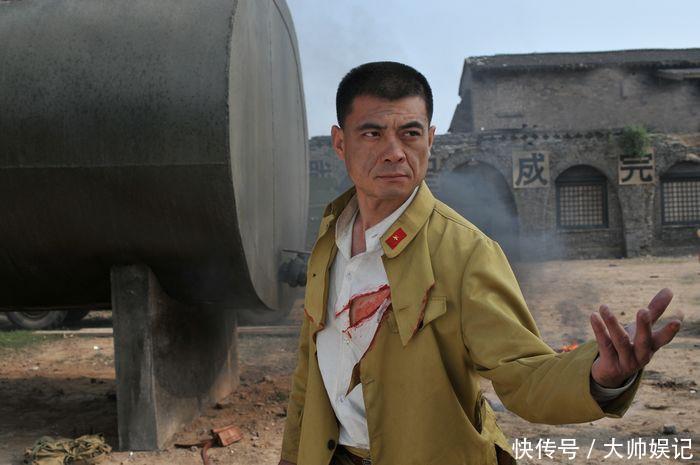 主演抗日战争剧的演员,却没有他夫人挣得多,如