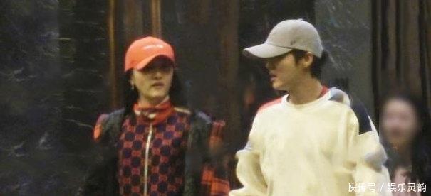 关晓彤赴鹿晗生日宴,用餐离开,共乘一辆车回了