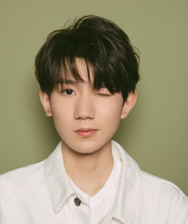 王源参加《我是唱作人》节目录制,网友表示赛