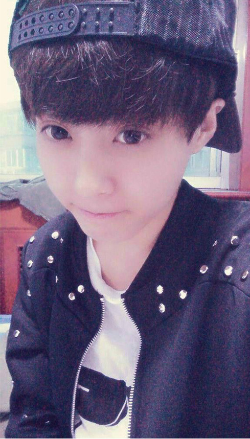 14岁阳光帅气男生照片_360问答